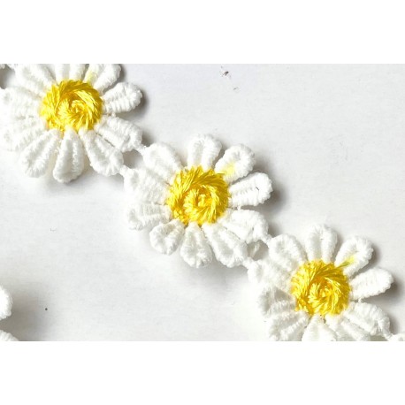 Small White/Yellow Daisy Trim 13mm